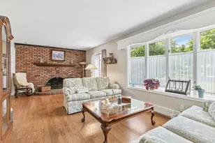 119 Brook Ln, Smithtown, NY 11787 - Photo 5