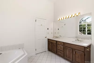 16 Old Field Lane, Mount Sinai, NY 11766 - Photo 19
