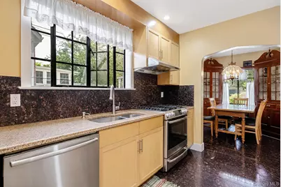 18240 Avon Road, Jamaica, NY 11432 - Photo 13