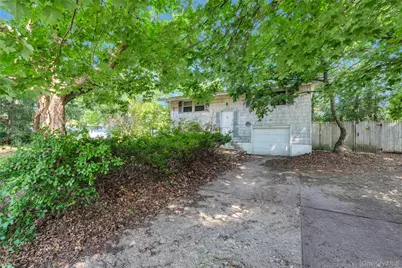 41 Arrowhead Lane, East Setauket, NY 11733 - Photo 3