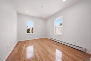 150-29 Yates Rd, Jamaica, NY 11433 - Photo 13