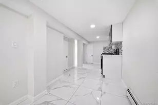 150-29 Yates Rd, Jamaica, NY 11433 - Photo 11