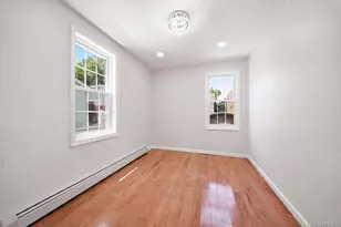 150-29 Yates Rd, Jamaica, NY 11433 - Photo 15