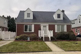 35 Rose Ln, New Hyde Park, NY 11040 - Photo 1