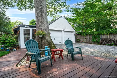 527 Brooklyn Boulevard, Brightwaters, NY 11718 - Photo 33