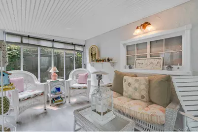 527 Brooklyn Boulevard, Brightwaters, NY 11718 - Photo 23