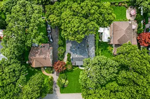 527 Brooklyn Blvd, Brightwaters, NY 11718 - Photo 3