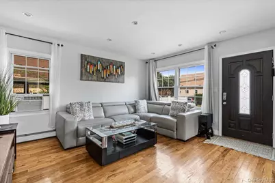 18710 121st Avenue, Saint Albans, NY 11412 - Photo 5