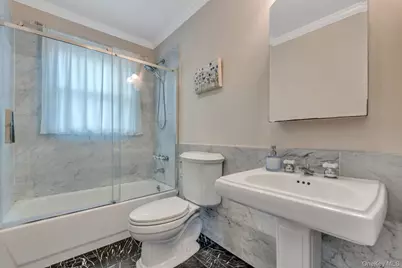 230 W Islip Road, West Islip, NY 11795 - Photo 19