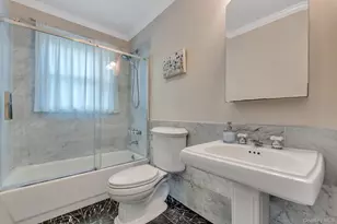 230 W Islip Rd, West Islip, NY 11795 - Photo 19