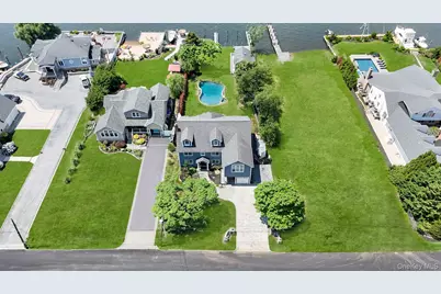 230 W Islip Road, West Islip, NY 11795 - Photo 7