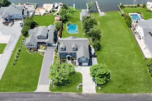 230 W Islip Rd, West Islip, NY 11795 - Photo 7