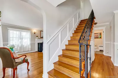 230 W Islip Road, West Islip, NY 11795 - Photo 25