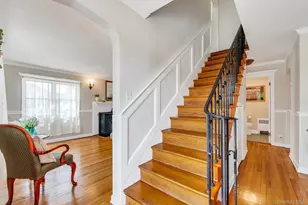 230 W Islip Rd, West Islip, NY 11795 - Photo 25