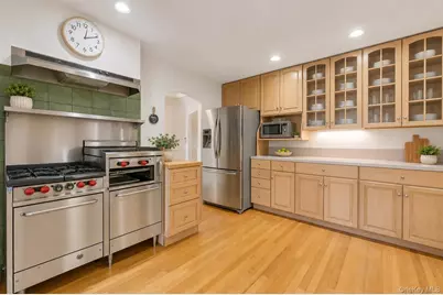 230 W Islip Road, West Islip, NY 11795 - Photo 23