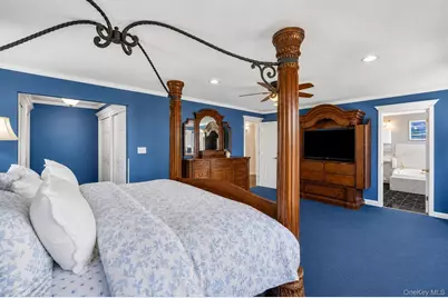 230 W Islip Road, West Islip, NY 11795 - Photo 27