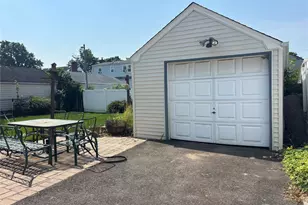 1054 Highland St, Baldwin, NY 11510 - Photo 19