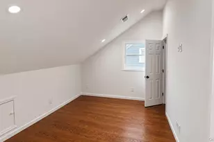 51 E Hollywood Ave, Lindenhurst, NY 11757 - Photo 9