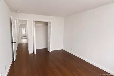 51 E Hollywood Avenue, Lindenhurst, NY 11757 - Photo 25