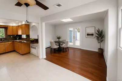 51 E Hollywood Avenue, Lindenhurst, NY 11757 - Photo 5