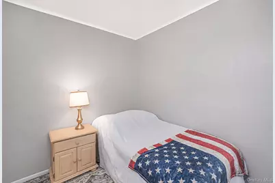51 Hampton Avenue, Mastic, NY 11950 - Photo 15