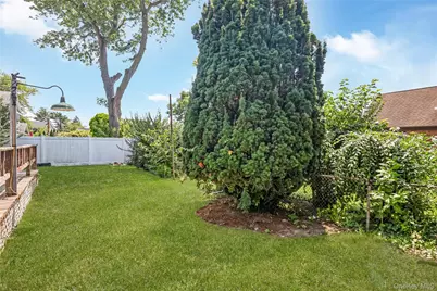 578 Patterson Street, East Meadow, NY 11554 - Photo 23