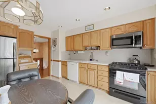 32 Van Zandt Dr, Pearl River, NY 10965 - Photo 11