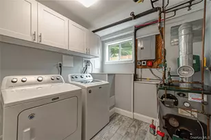 696 Peter Paul Dr, West Islip, NY 11795 - Photo 17