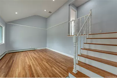 696 Peter Paul Drive, West Islip, NY 11795 - Photo 5