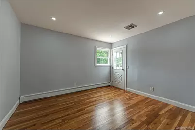 696 Peter Paul Drive, West Islip, NY 11795 - Photo 11