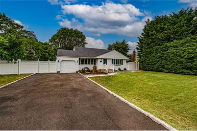 696 Peter Paul Drive, West Islip, NY 11795 - Photo 3