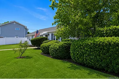 43 Plainedge Drive, Bethpage, NY 11714 - Photo 7