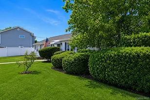 43 Plainedge Dr, Bethpage, NY 11714 - Photo 7