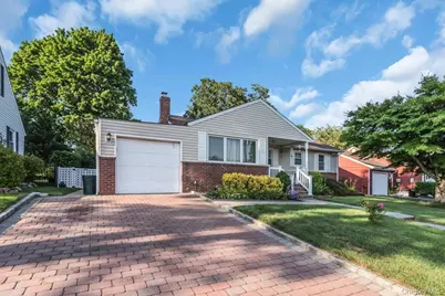 6 Emerald Drive, Glen Cove, NY 11542 - Photo 3