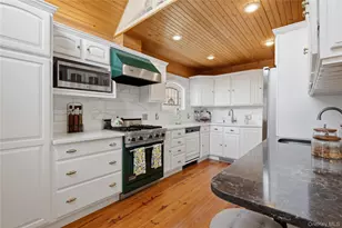 109 Doncaster Rd, Malverne, NY 11565 - Photo 9