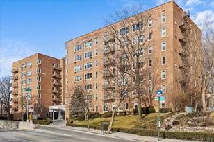 629 Kappock St, Bronx, NY 10463 - Photo 9