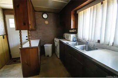 2415 Gale Avenue, Baldwin, NY 11510 - Photo 13