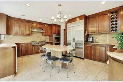 650 Bryant Avenue, Roslyn, NY 11576 - Photo 9