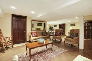 650 Bryant Ave, Roslyn, NY 11576 - Photo 11