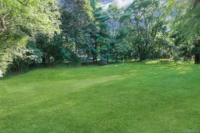 650 Bryant Avenue, Roslyn, NY 11576 - Photo 27