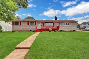 47 Whittier Ave, North Babylon, NY 11703 - Photo 3