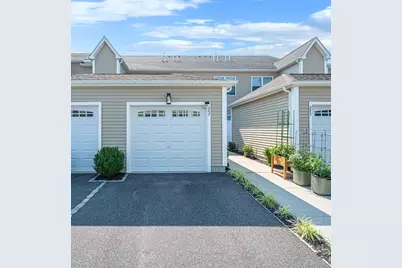 247 Silver Timber Drive, Yaphank, NY 11980 - Photo 17