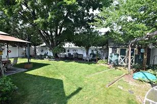 48 Barnyard Ln, Levittown, NY 11756 - Photo 15