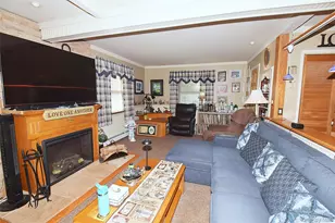 48 Barnyard Ln, Levittown, NY 11756 - Photo 3