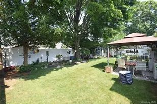 48 Barnyard Ln, Levittown, NY 11756 - Photo 17