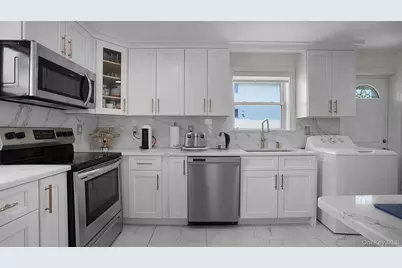 18 Edgewood Avenue, Yonkers, NY 10704 - Photo 11