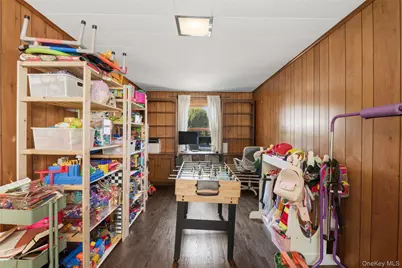 220-222 Carol Avenue, Pelham, NY 10803 - Photo 33