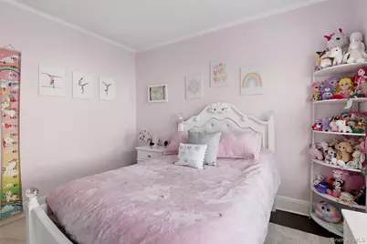 220-222 Carol Avenue, Pelham, NY 10803 - Photo 13