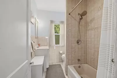 220-222 Carol Avenue, Pelham, NY 10803 - Photo 17