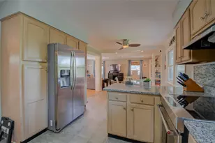 54 Clearview Cir, Hopewell Junction, NY 12533 - Photo 9